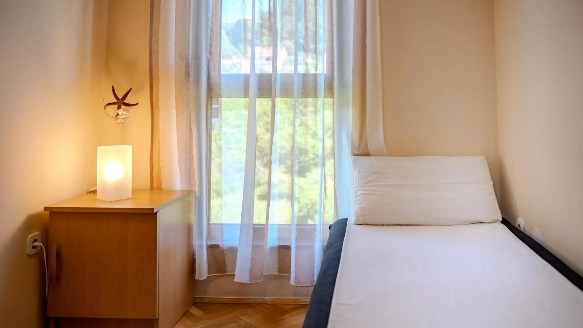 Rab Centar Due Apartment Palit Croatia